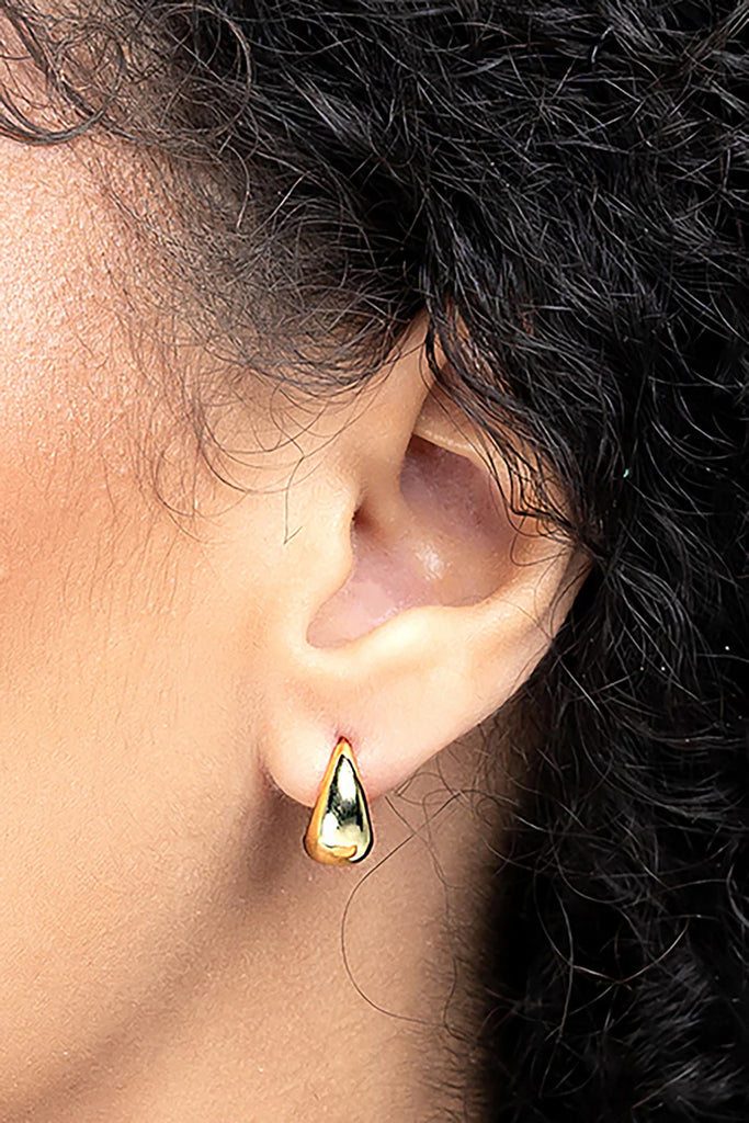 Tina Huggie Earrings - Gold